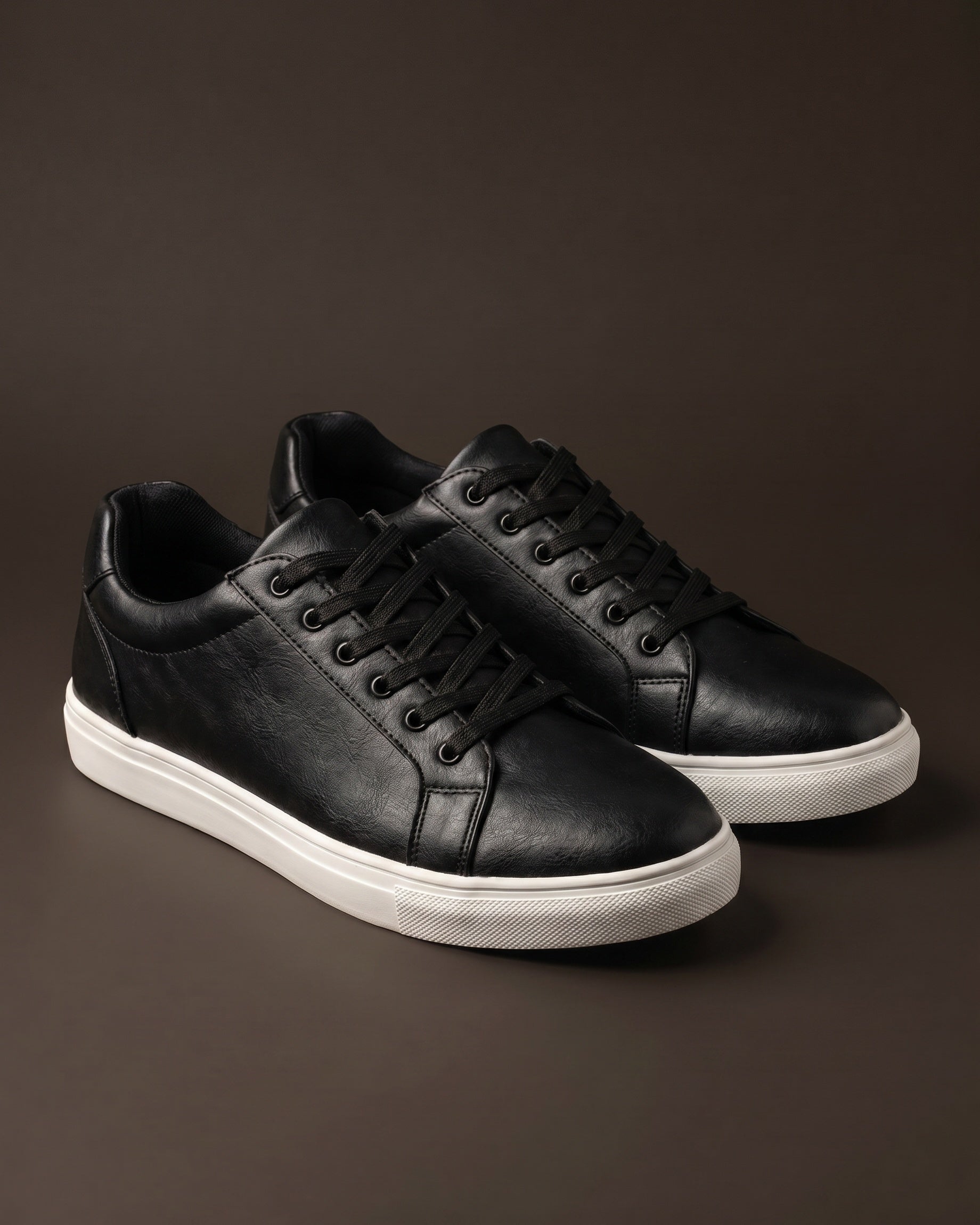 Vittorio Faux Leather Low-Top Sneaker